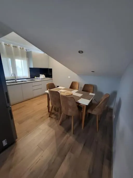 Villa Xhovi 2 Ishull-Lezhë